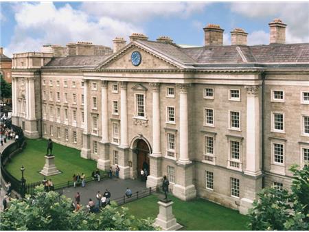Trinity College je dom Book of Kells