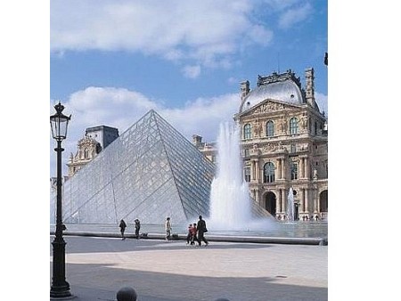 Muzej Louvre Pariz