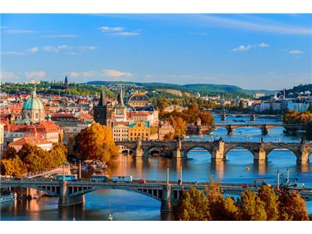 Praga in Karlov most na Vltavi