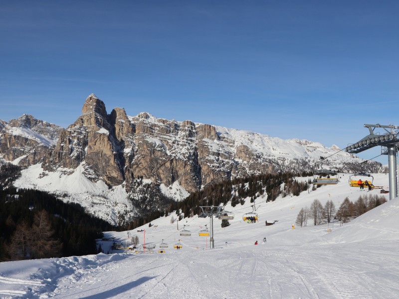 Ski opening, smučanje Italija, Dolomiti, Corvara 