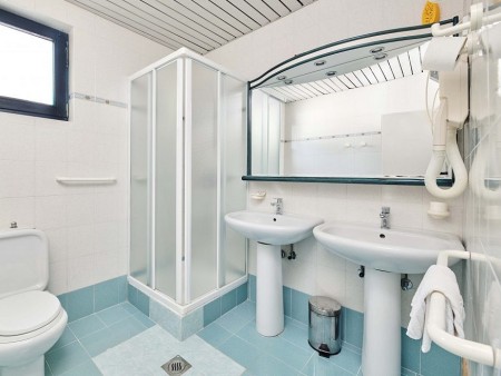 Apartmaji Astra v Plavi laguni, Poreč, kopalnica