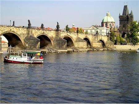 Mogočni gradovi Češke in zlata Praga