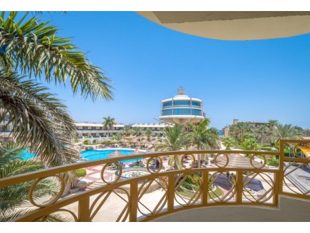 Seagull Resort - bazen s stolpom