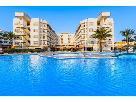 Seagull Resort - pogled prek bazena