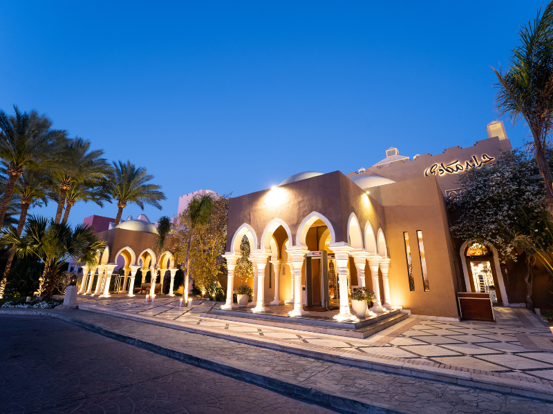 Grand Makadi ponoči