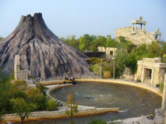 Gardaland, Italija, gardsko jezero