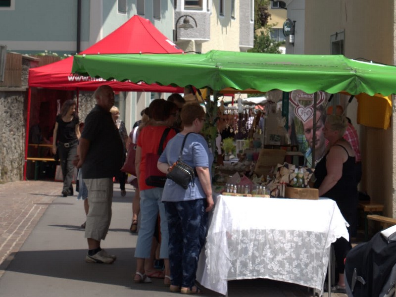 Glavna ulica namesto prometa gosti stojnice