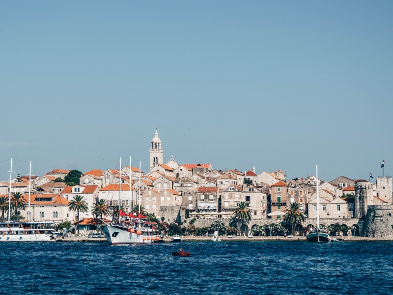 pogled na Korčulo z morja