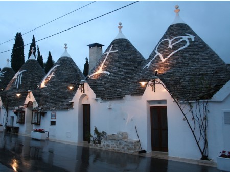 pravljčni kamniti trulli