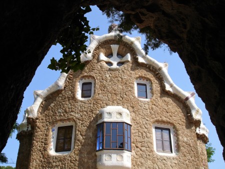 Barcelona, park Guella z Gaudijevimi skulpturami