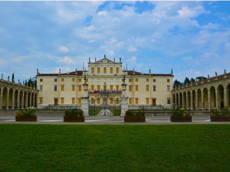 nekdanji vikend dožev Villa Manin