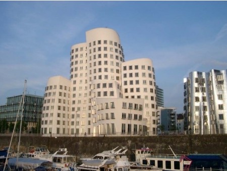 Moderne zgradbe v D�sseldorfu