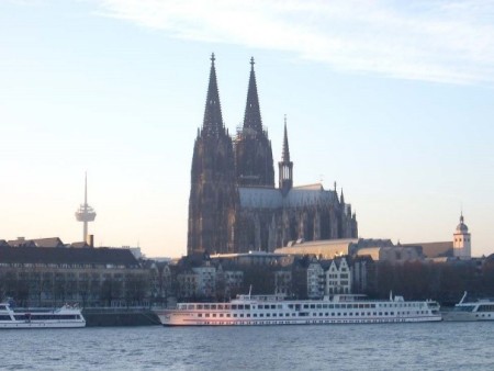 Köln, Pogled z Rena na katedralo