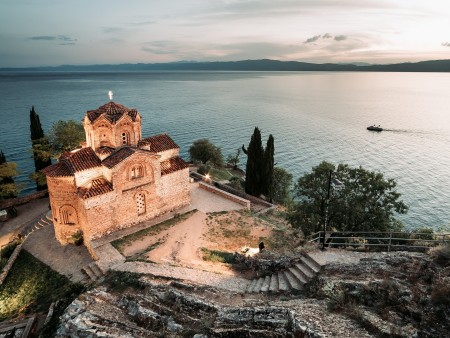 Ohridsko jezero zvečer
