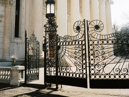 Vrata parlamentarne palače
