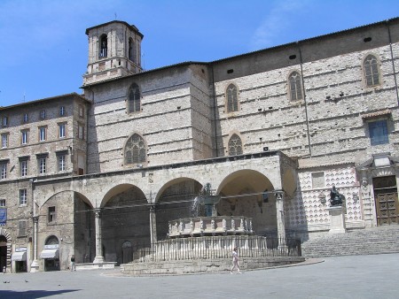 Perugia vodnjak in katedrala