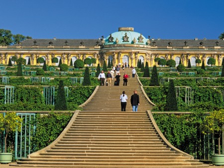 palača Sanssouci v Potsdamu