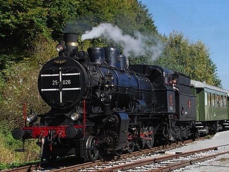 popular steam train tours
