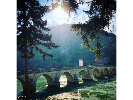 mesto Višegrad z znamenitim mostom Mehmed Paše Sokolovića