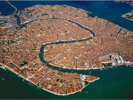 Pogled na Benetke iz letala
