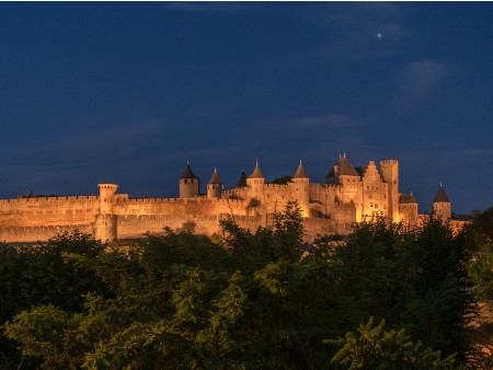 Carcasonne obzidje zvečer