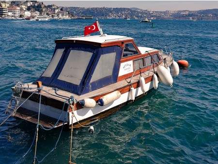 čoln za turistične izlete