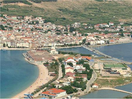 otok Pag in mesto Pag s plažo