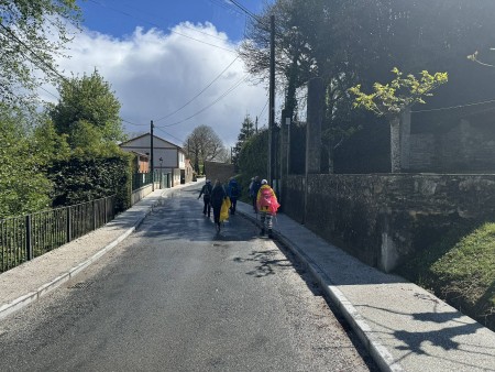 v vsakem naselju je prostor za počitek in hrano