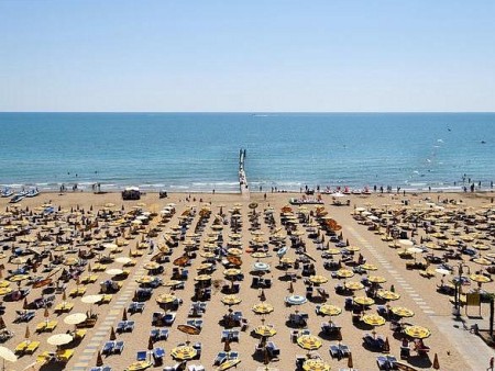 poletne plaž v Riminiju
