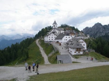 strnjena vasica Višarje