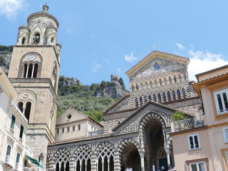 osredna cerkev v Amalfiju 