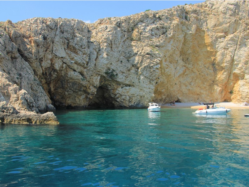 Goli otok prijevoz