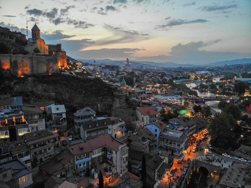 Tbilisi razgiban, raznolik