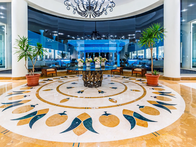 Recepcija v hotelu