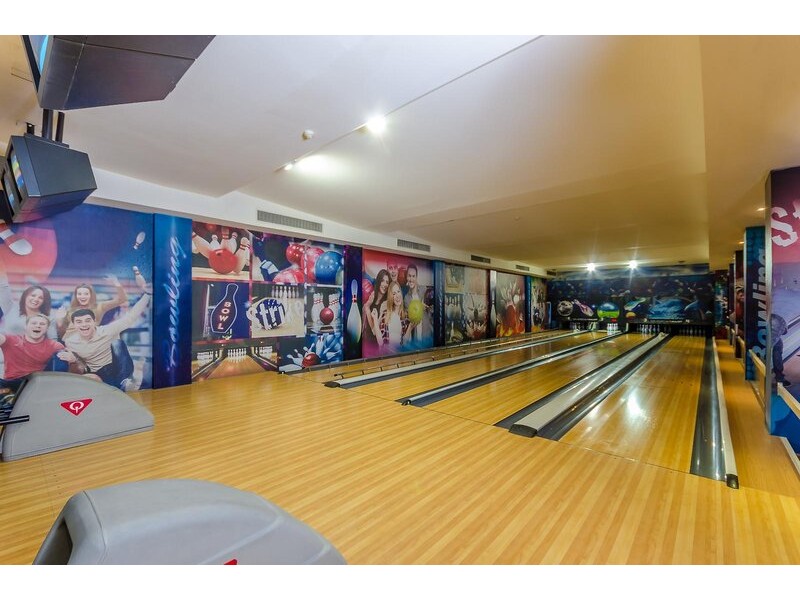 Bowlling arena